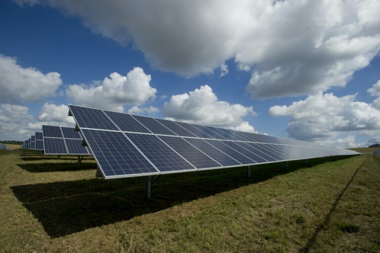Sustainable Data Centres: Rainwater Cooling and Solar Power in UK Colocation